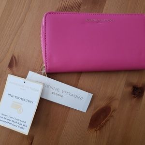 Nwt Adrienne Vittadini wallet